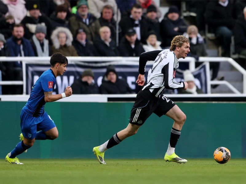 Newcastle được đánh giá nhỉnh hơn Bournemouth